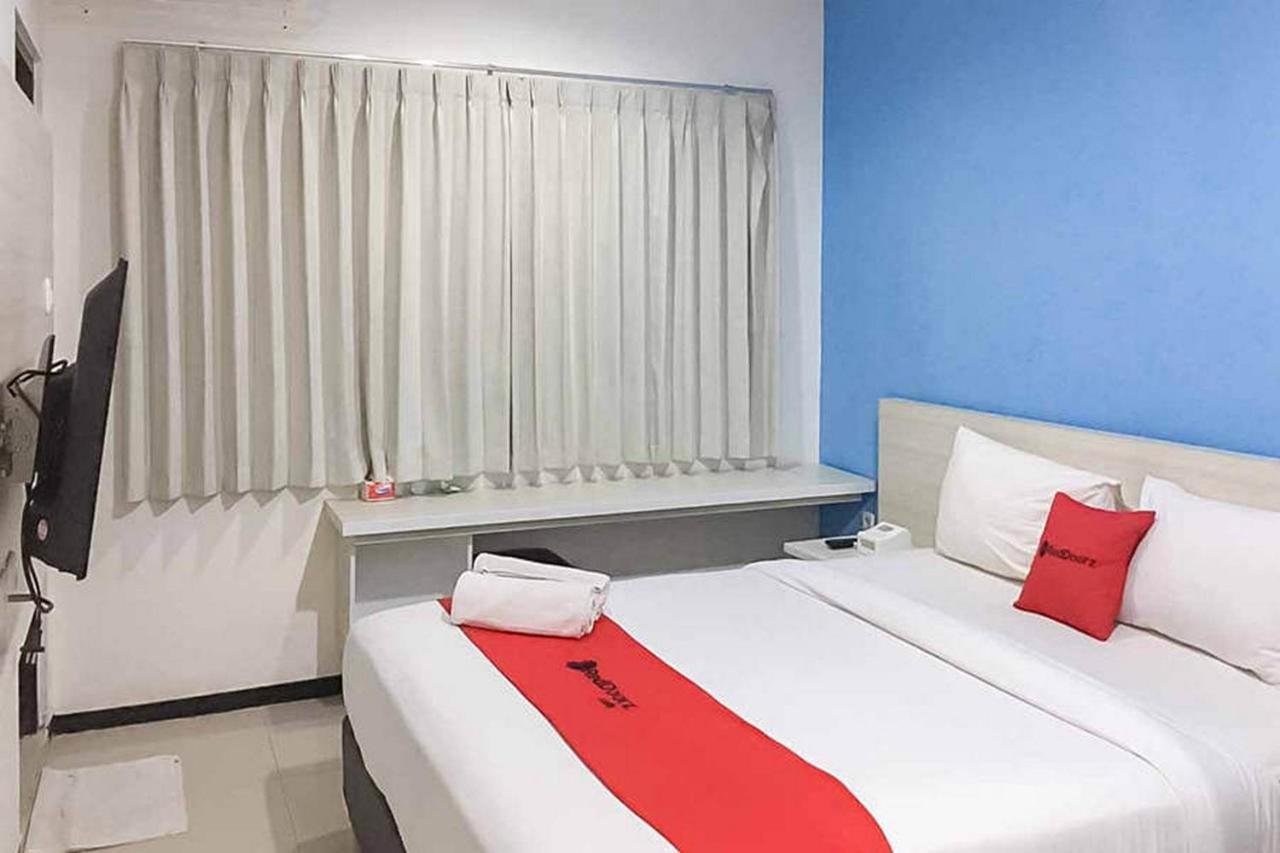 Reddoorz Plus At Panorama Villas Batu Batu  Exterior photo